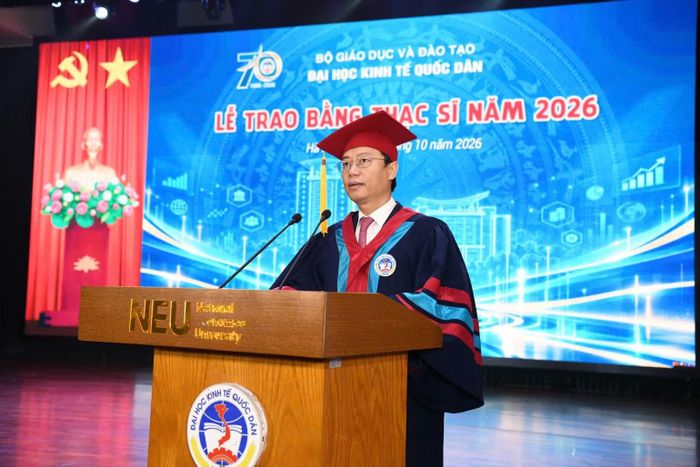 Phó Giáo sư, Tiến sĩ Bùi Đức Thọ, Giám đốc Đại học Kinh tế Quốc dân phát biểu. (Ảnh: TUẤN ANH)