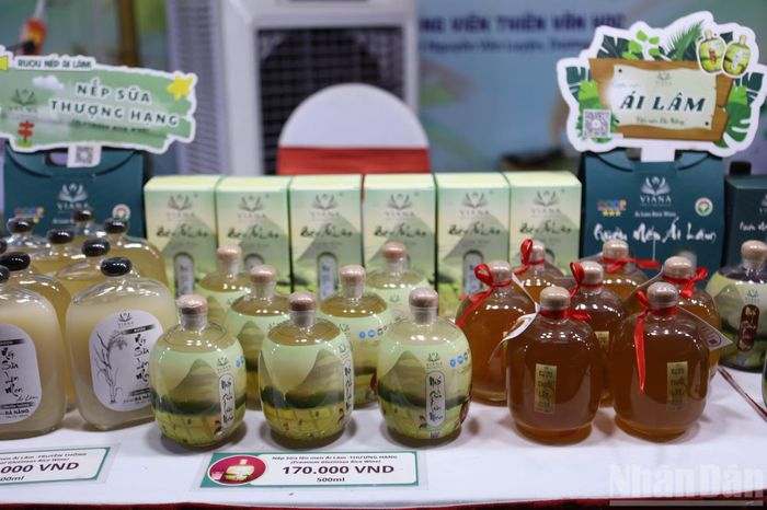Những năm về trước, mỗi nhà thường sẽ ủ ít nhất một chum để dùng trong gia đình, chính sự gần gũi và bình dị đó đã khiến loại rượu này trở thành biểu tượng về nét truyền thống trong văn hóa ẩm thực Việt Nam.