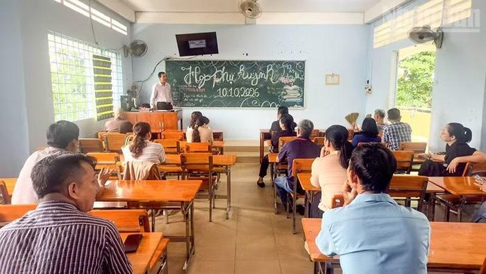 Thầy cô và phụ huynh cần quan tâm hơn nữa đến việc học tập của các con. (Ảnh: BÁ DŨNG)