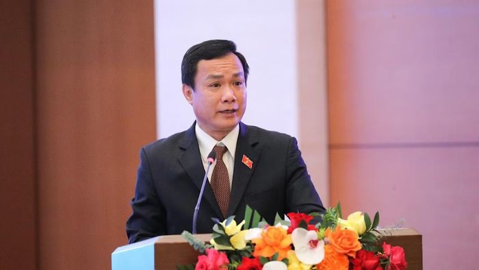 Phó Chủ nhiệm Ủy ban Văn hóa và Xã hội Triệu Thế Hùng phát biểu tại hội thảo. (Ảnh: HỒ LONG)