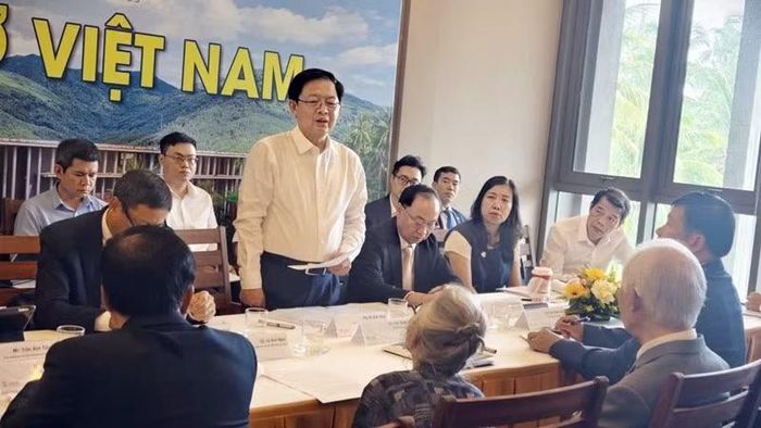 Phó Thủ tướng Chính phủ Hồ Quốc Dũng phát biểu tại buổi làm việc. (Ảnh: LƯƠNG TÙNG)