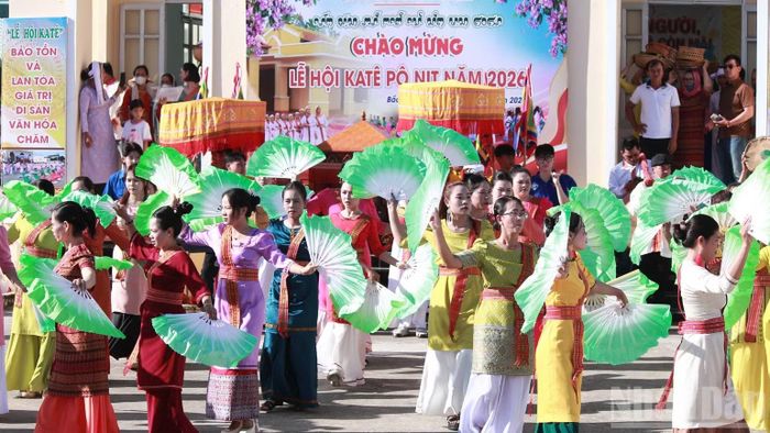 Lễ hội Katê tại Đền thờ Pônit ở xã Bắc Bình. (Ảnh: Quang Bình)