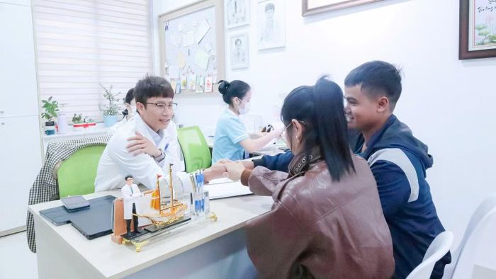 Nhiều cặp vợ chồng hiếm muộn tham gia chương trình "Ươm mầm hạnh phúc". (Ảnh: CTV)