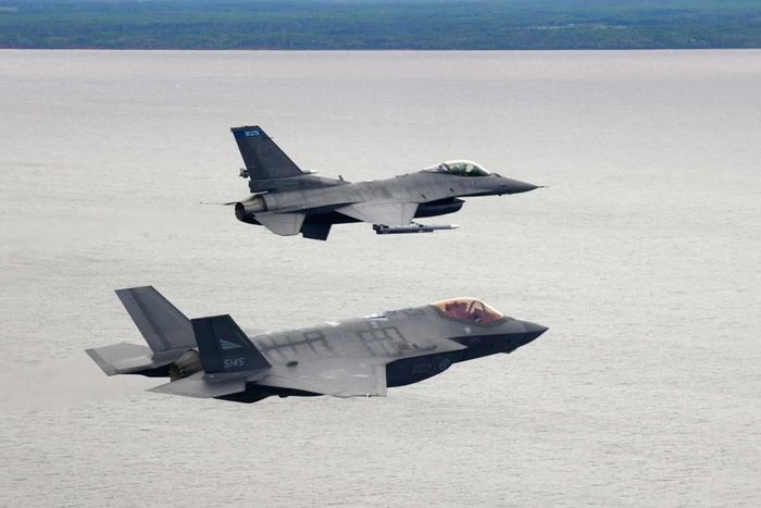 Ngoại trưởng Bồ Đào Nha Paulo Rangel xác nhận nước này đang nghiêm túc xem xét mua tiêm kích F-35 để thay thế F-16. Ảnh: Bộ Quốc phòng Mỹ