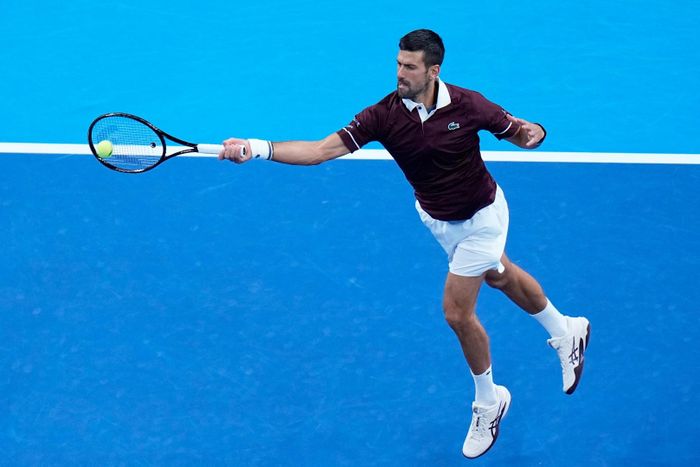 Djokovic bị loại sớm ở vòng 2 Shanghai Masters. Ảnh: AP