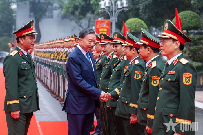  Các đại biểu đón Tổng Bí thư, Chủ tịch nước Tô Lâm.