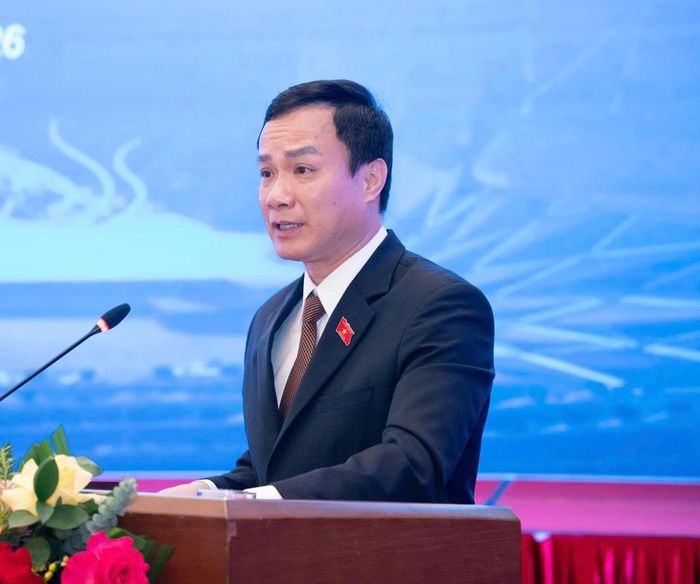   PGS, TS Triệu Thế Hùng, Phó chủ nhiệm Ủy ban Văn hóa và Xã hội của Quốc hội phát biểu. 