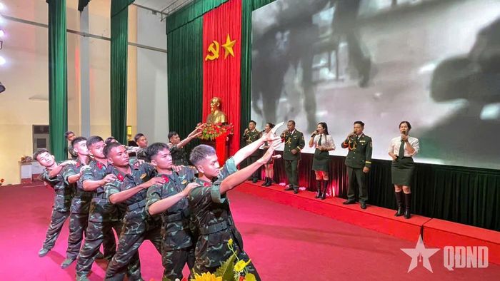  Các chương trình, tiết mục biểu diễn của Đội tuyên truyền đều được đầu tư sáng tác, dàn dựng rất công phu.