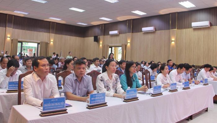 Phó Chủ tịch UBND phường Cẩm Lệ Nguyễn Phước Sơn phát biểu tại buổi mít tinh.