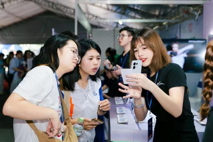 Bộ GD - ĐT đề xuất nhiều chính sách hỗ trợ cho sinh viên khi đi học ở nước ngoài trong những ngành, lĩnh vực trọng điểm (ảnh minh hoạ: D.T).