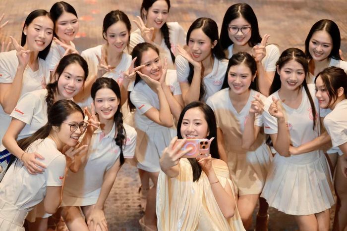 Hoa hậu Việt Nam Hà Trúc Linh luôn đồng hành trên hành trình trưởng thành 'không hề dễ dàng' nhưng 'rực rỡ' của 53 thí sinh Hoa hậu Việt Nam 2026. (Ảnh: BTC).