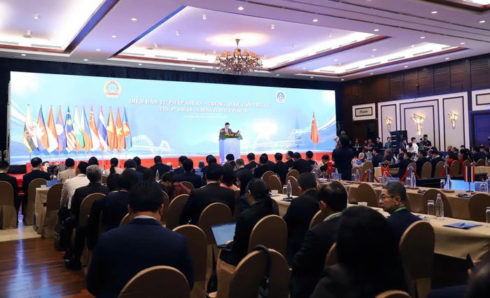  Các đại biểu tham dự diễn đàn 