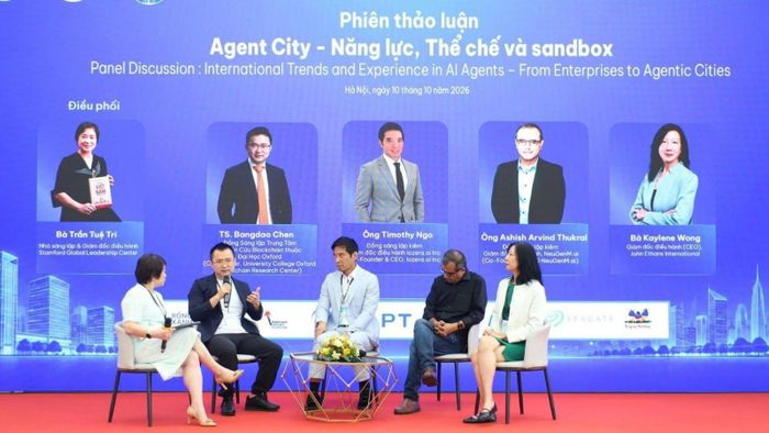  Phiên thảo luận tại diễn đàn. Ảnh: T.G 