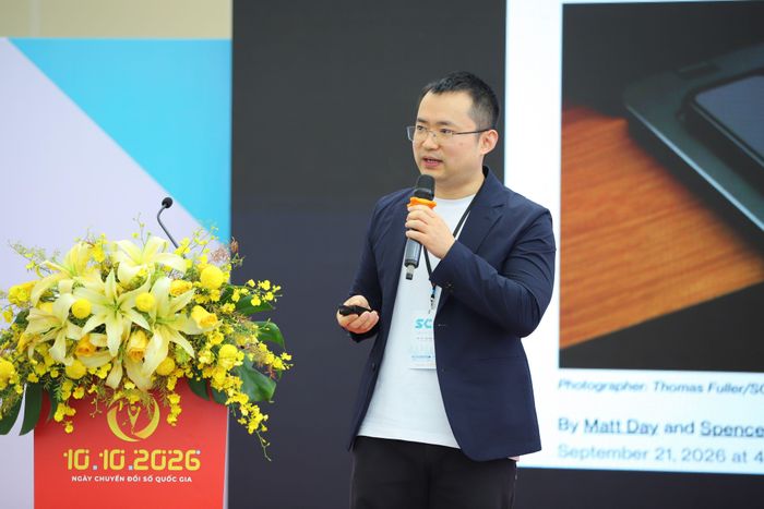 TS Bangdao Chen trình bày tham luận tại diễn đàn. Ảnh: T.G