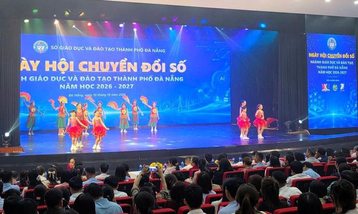Ngày hội Chuyển đổi số năm học 2026-2027 thu hút sự quan tâm của phụ huynh và học sinh