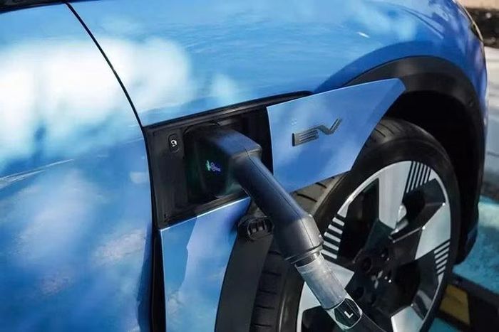 Những thông số này vượt qua cả Mitsubishi Lancer Evolution X FQ-440 MR vốn là mẫu xe phiên bản đặc biệt chỉ được bán tại thị trường Anh với công suất tối đa 440 mã lực và mô-men xoắn cực đại 559 Nm. Nhờ đó, ASX VR-e có thể tăng tốc từ 0-100 km/h trong 3,9 giây.