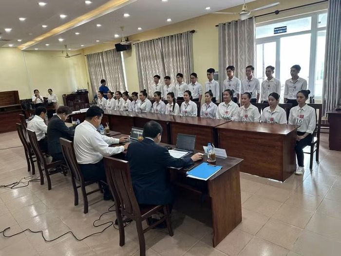 Trước khi đi xuất khẩu lao động, các ứng viên phải trải qua kỳ kiểm tra về trình độ ngoại ngữ và kỹ năng.