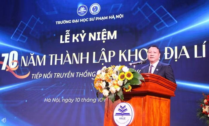 PGS.TS Nguyễn Đức Sơn - Bí thư Đảng ủy, Hiệu trưởng Trường Đại học Sư phạm Hà Nội phát biểu tại Lễ kỷ niệm.