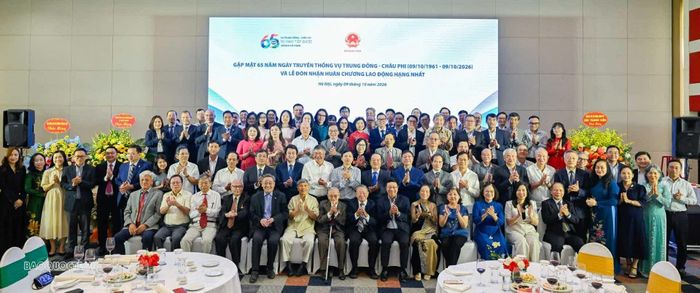 Các đại biểu tham dự gặp mặt kỷ niệm 65 năm Ngày thành lập Vụ Trung Đông - châu Phi, Bộ Ngoại giao và đón nhận Huân chương Lao động hạng Nhất. (Ảnh: Nguyễn Hồng)