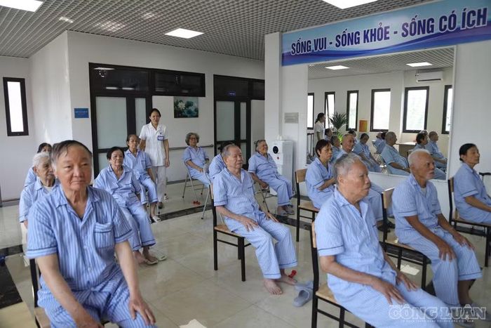 Tuy nhiên, với hơn 10.000 người cao tuổi trên địa bàn phường, một cơ sở 20 giường mới chỉ đáp ứng được phần rất nhỏ nhu cầu. Số người mong muốn tham gia đông khiến việc mở rộng mô hình trở thành yêu cầu cấp thiết.