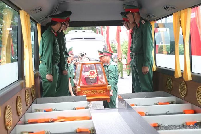 Buổi lễ nhằm tưởng nhớ, tri ân các Anh hùng liệt sĩ đã hy sinh vì độc lập, tự do của Tổ quốc, đồng thời thể hiện lòng biết ơn đối với các gia đình có công với đất nước.