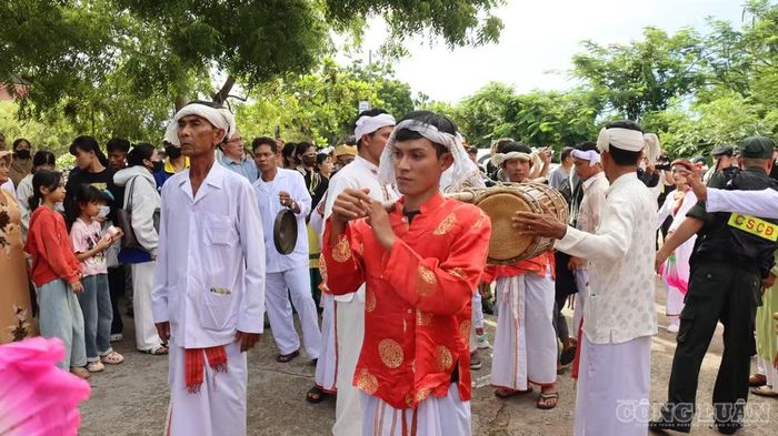 Theo Giám đốc Sở Văn hóa, Thể thao và Du lịch tỉnh Lâm Đồng, những năm qua, tỉnh quan tâm bảo tồn di tích, hỗ trợ tổ chức lễ hội truyền thống, khuyến khích truyền dạy văn hóa dân gian và duy trì nghề thủ công truyền thống. Công tác bảo tồn văn hóa được gắn với phát triển du lịch bền vững và nâng cao đời sống người dân.