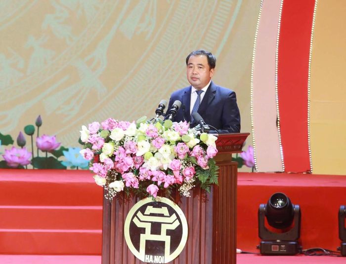 Bí thư Thành ủy Hà Nội Trần Đức Thắng phát biểu tại hội nghị.