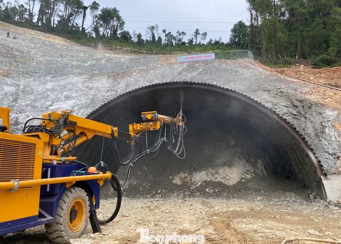 Dự kiến, tháng 4/2027, hầm Đại Huệ sẽ thông. Năm 2028, hầm sẽ hoàn thành công đoạn đổ bê tông vỏ hầm để có thể đưa vào hoạt động.