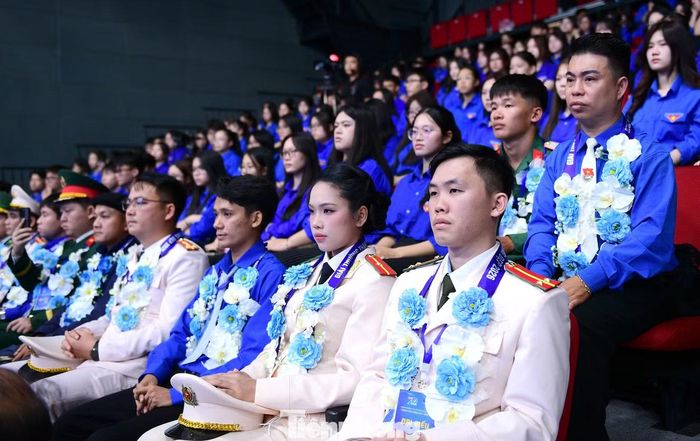Gương "Thanh niên sống đẹp" năm 2026 tại chương trình. Ảnh: Xuân Tùng