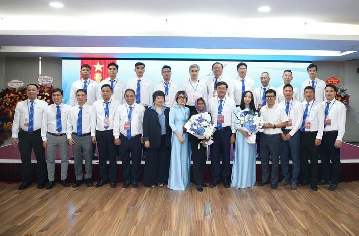 Ban Chấp hành Liên đoàn Trượt băng và Roller Việt Nam.