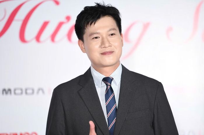 MC Trần Ngọc hào hứng với lần đầu ngồi "ghế nóng" chấm điểm thí sinh Hoa hậu Việt Nam. Anh đưa ra những lời khuyên quý giá cho các cô gái khi xuất hiện trước ống kính máy quay và cách giao tiếp, thuyết trình sao cho ấn tượng.