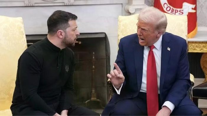 Tổng thống Mỹ Donald Trump và Tổng thống Ukraine Volodymyr Zelensky trong một cuộc gặp tại Nhà Trắng. (Ảnh: Getty Images)