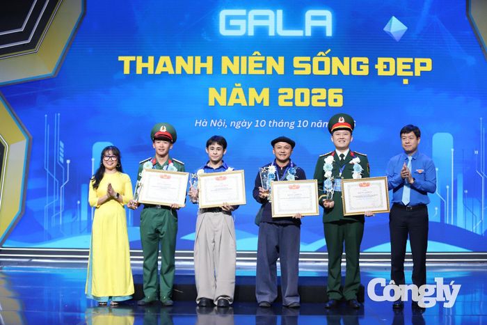 Các cá nhân được nhận Bằng khen của Ủy ban Trung ương Hội LHTN Việt Nam, biểu trưng của chương trình và giải thưởng trị giá 10 triệu đồng do Công ty TCP Việt Nam trao tặng.