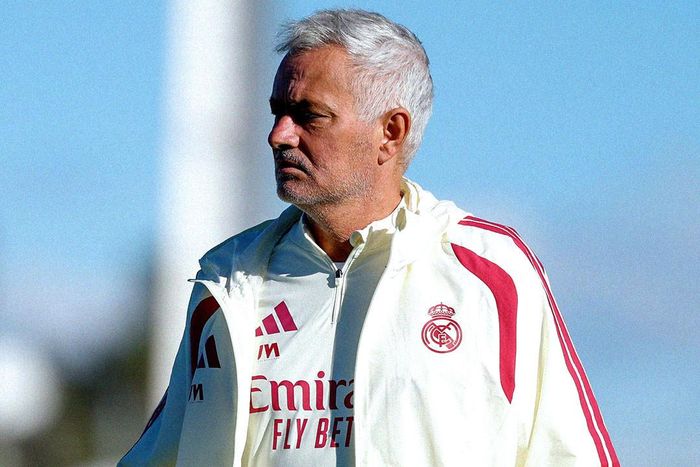Mourinho phải có nhiều điều chỉnh chiến thuật. Ảnh: RMCF