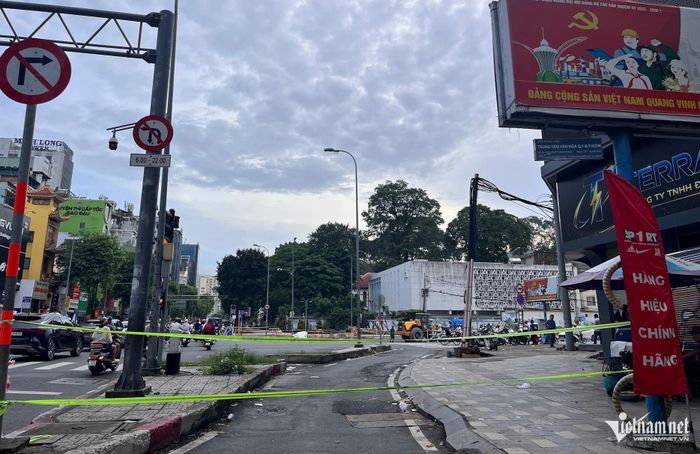 Đường Nguyễn Thị Minh Khai (đoạn Cao Thắng đến Huyền Trân Công Chúa) gắn biển lưu thông một chiều. Cơ quan chức năng gắn biển cấm rẽ phải do phía trước đường Cách Mạng Tháng Tám cũng tổ chức một chiều. Ảnh: TK