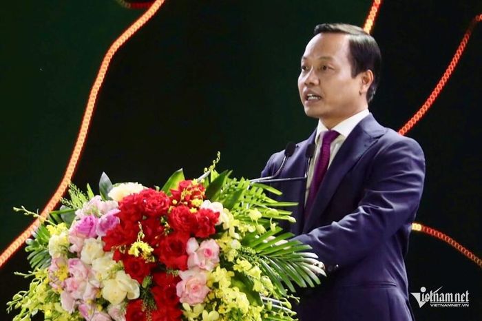 Bí thư Tỉnh ủy Điện Biên Trần Tiến Dũng phát biểu tại Lễ khai mạc
