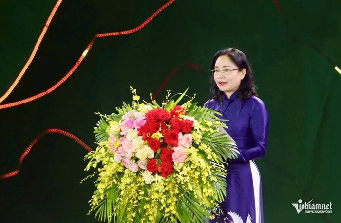 Thứ trưởng Bộ VHTT&DL Trịnh Thị Thủy - Trưởng Ban Chỉ đạo Ngày hội Văn hóa dân tộc Mông lần thứ IV năm 2026 phát biểu khai mạc