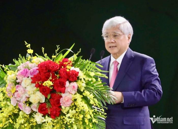 Phó Chủ tịch Thường trực Quốc hội Đỗ Văn Chiến phát biểu chỉ đạo tại Lễ khai mạc