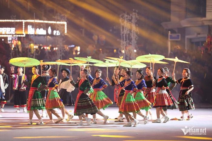 Chương trình nhằm tôn vinh, giới thiệu và quảng bá những giá trị văn hóa truyền thống đặc sắc của đồng bào dân tộc Mông