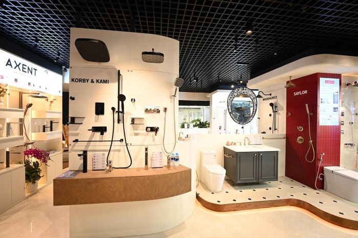 Khu vực luxury hiện diện các thương hiệu phòng tắm sang trọng
