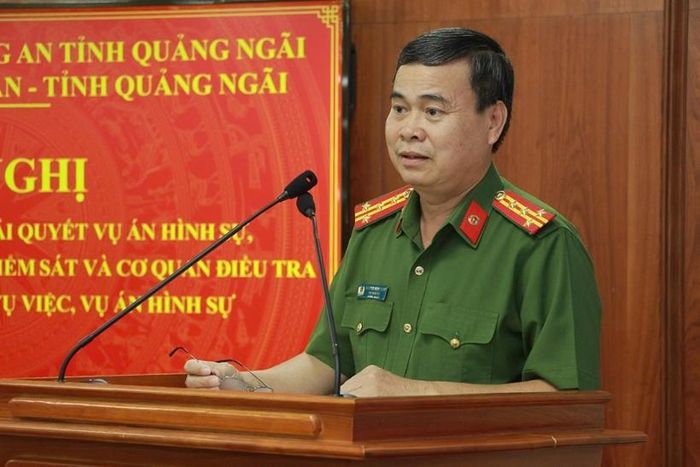 Đại tá Nguyễn Ngọc Sinh - Phó Giám đốc, Thủ trưởng Cơ quan CSĐT Công an tỉnh phát biểu tại hội nghị.