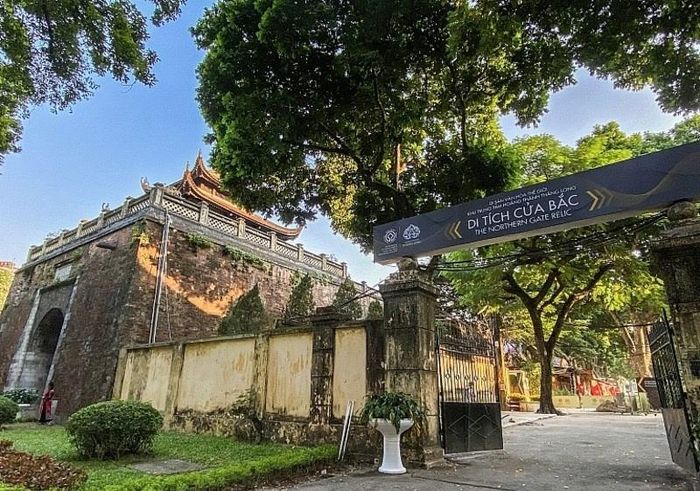 Di tích Cửa Bắc - chứng tích lịch sử của Thành cổ Hà Nội.