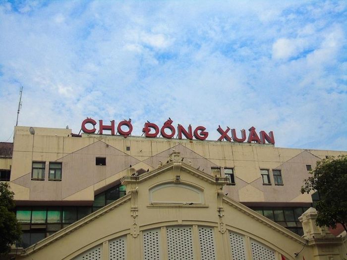 Chợ Đồng Xuân - dấu chân đoàn quân giải phóng.