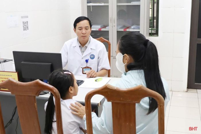 Bác sĩ khuyến cáo, các bậc phụ huynh cần quan tâm đến những thay đổi hành vi của con trẻ.