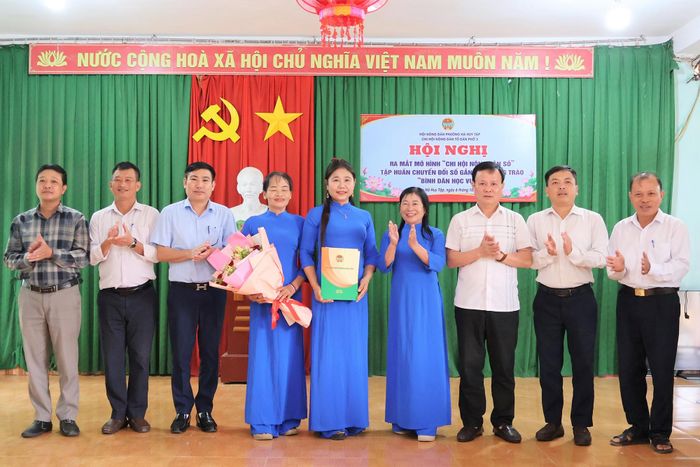 Phường Hà Huy Tập ra mắt mô hình “Chi hội Nông dân số”.