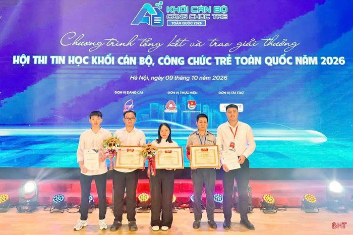 Đội Hà Tĩnh tại hội thi.