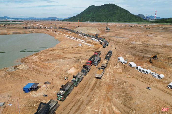 Sự sôi động tại Khu kinh tế Vũng Áng đang góp phần thúc đẩy doanh nghiệp mới gia nhập thị trường.