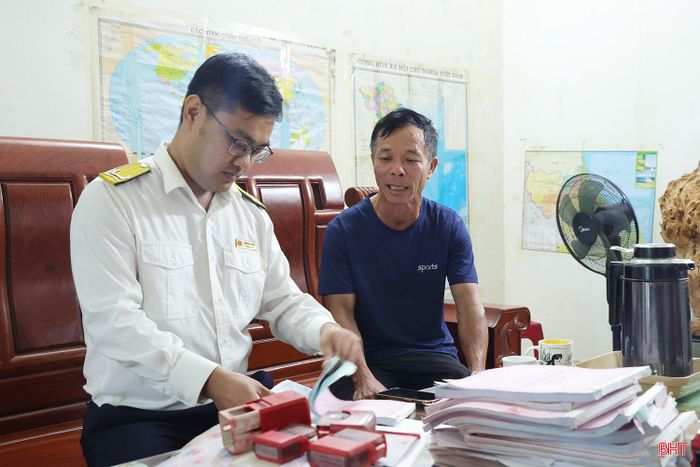 Công ty TNHH Vận tải Ân Phúc (phường Vũng Áng) làm thủ tục giải thể doanh nghiệp.