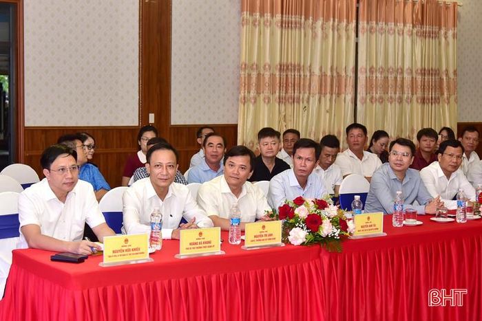  Các đại biểu dự buổi gặp mặt. 