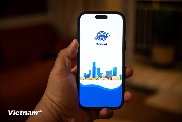 Tính đến nay, iHanoi có trên 6,6 triệu tài khoản định danh, trung bình khoảng 180.000 lượt truy cập mỗi ngày. (Ảnh: Minh Sơn/Vietnam+)